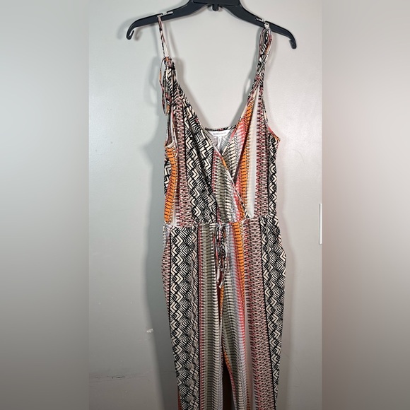 BCBGeneration Pull On Elastic Waist And Cuff Multi Jumpsuit Sz M - Picture 3 of 5